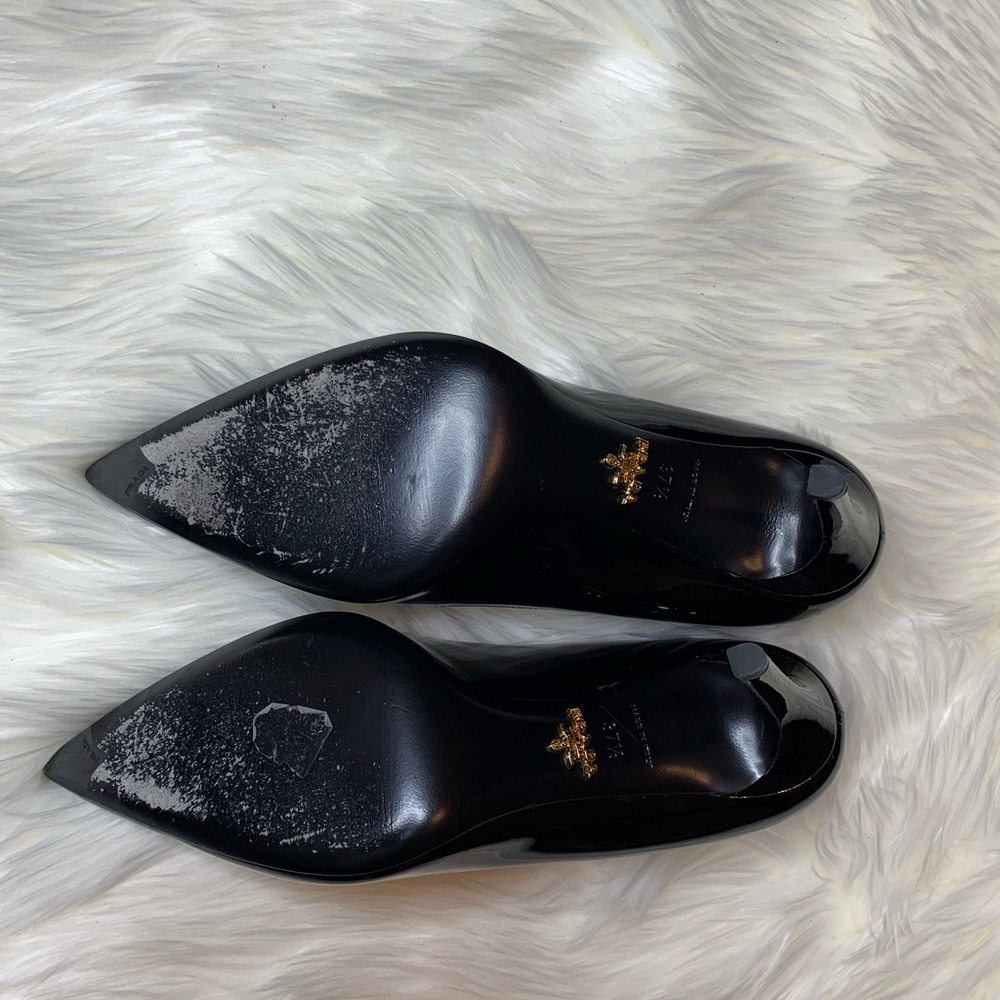 Prada Pointy Toe Pump - Picture 4 of 7